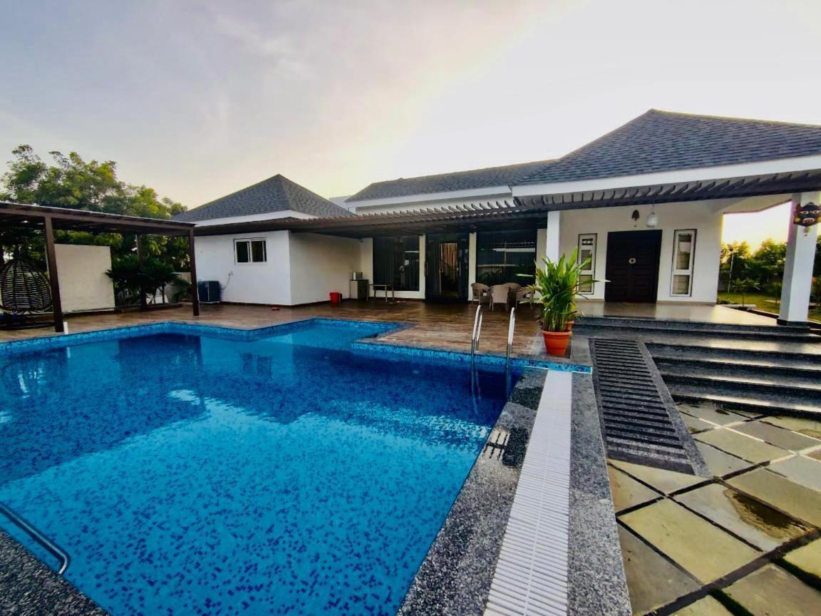 V R Farms Exotic Villa Venkatāpur Exterior photo
